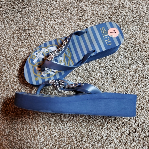 Guess Sandals - Picture 2 of 4